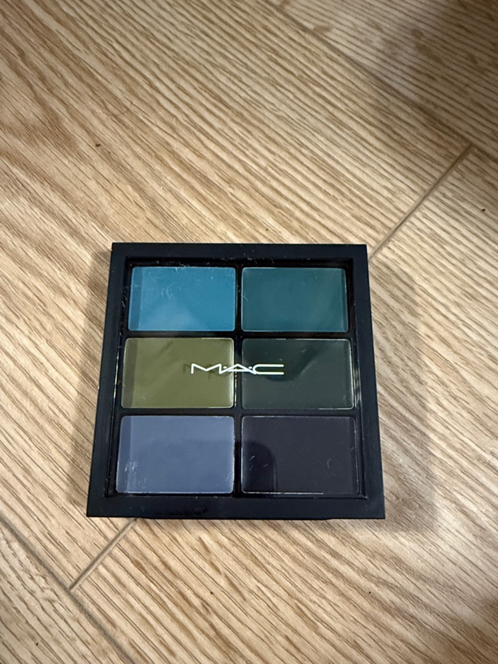 MAC Cosmetics 6-Color Cream Palette — Teal, Green & Navy Mix